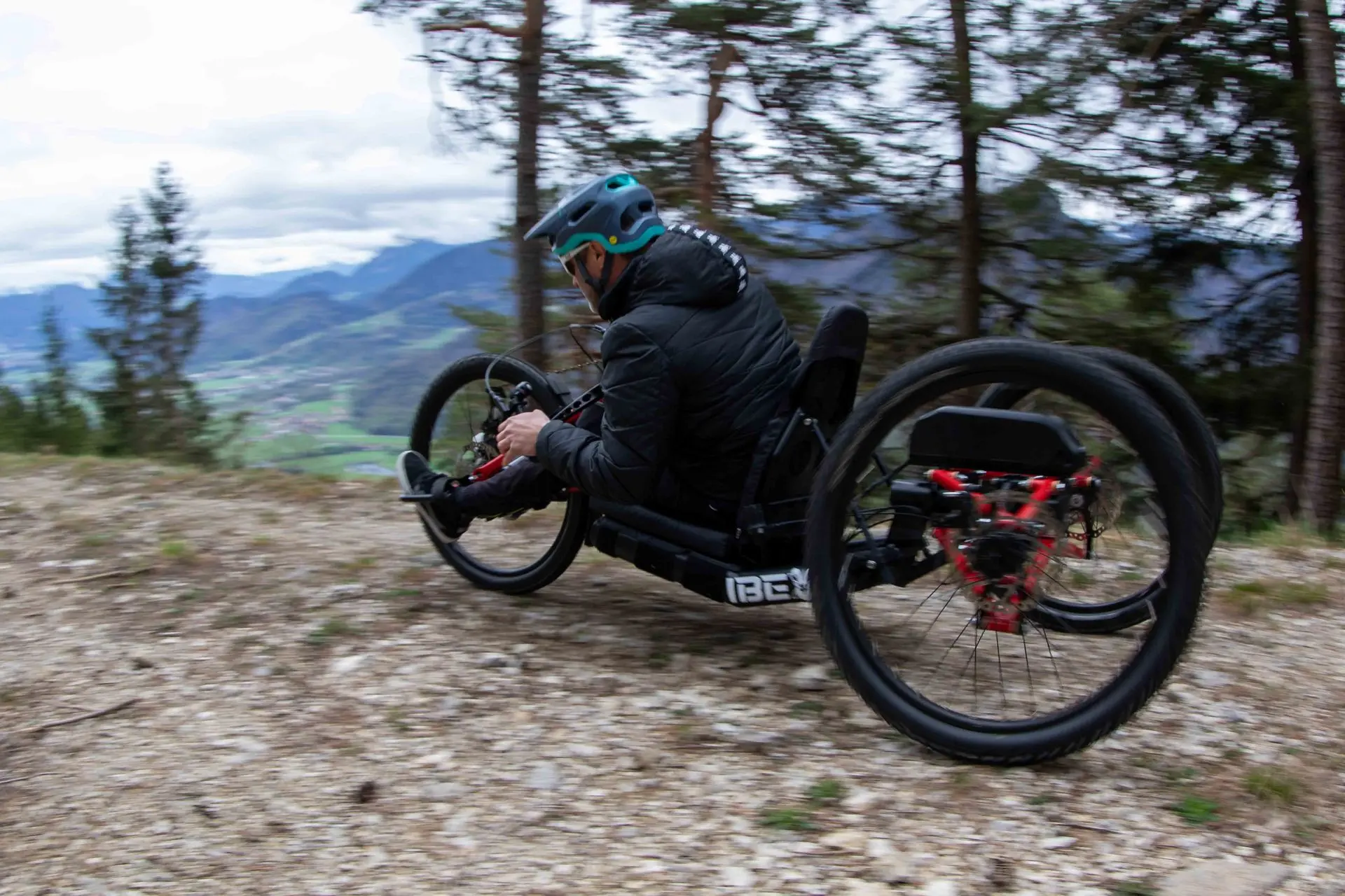Praschberger IBEX handbike electrique tout terrain suspension independante