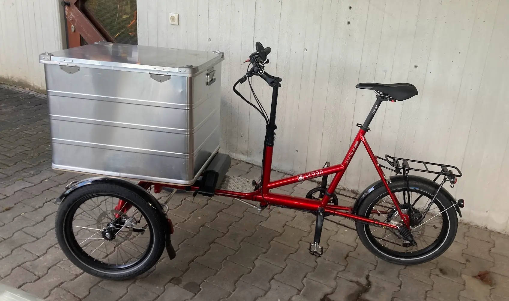Vélo triporteur cargo et tandem electrique