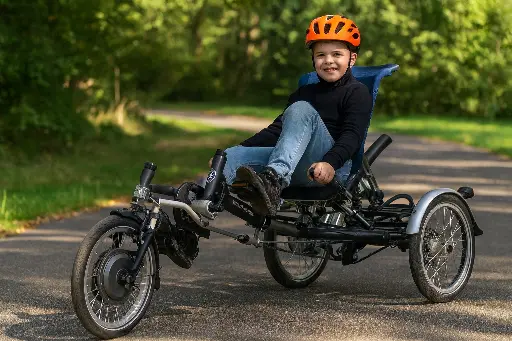 enfant autiste TSA qui fait du tricycle couche stable en toute sécurité enfant autiste TSA qui fait du tricycle couche stable en toute sécurité