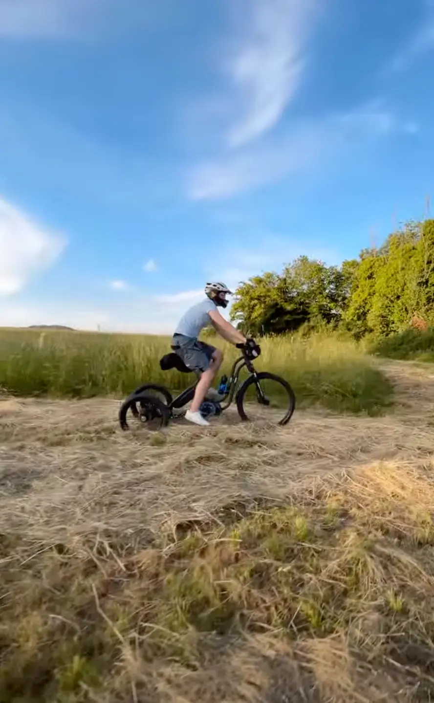 PAUL - vtt après traumatisme cranien - velo electrique inclinable adapté