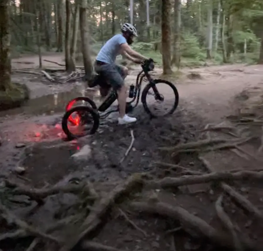 PAUL - vtt après traumatisme cranien - velo electrique inclinable adapté